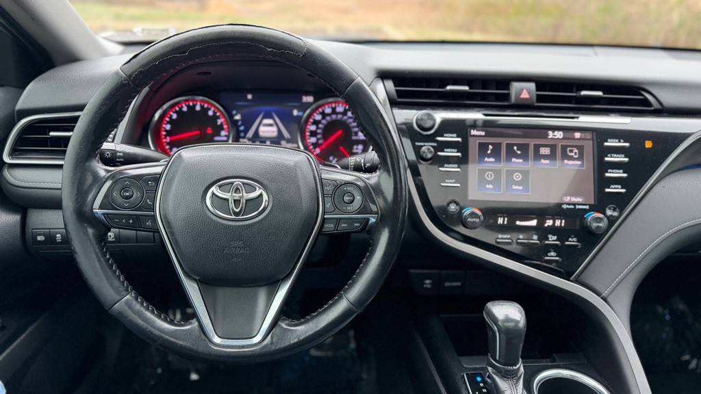 2019 Toyota Camry Image 16