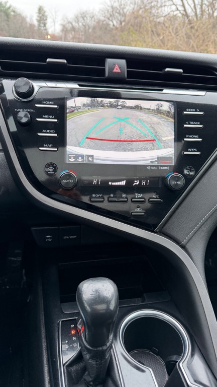 2019 Toyota Camry Image 19