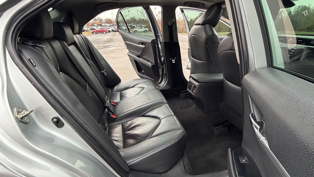 2019 Toyota Camry Image 21