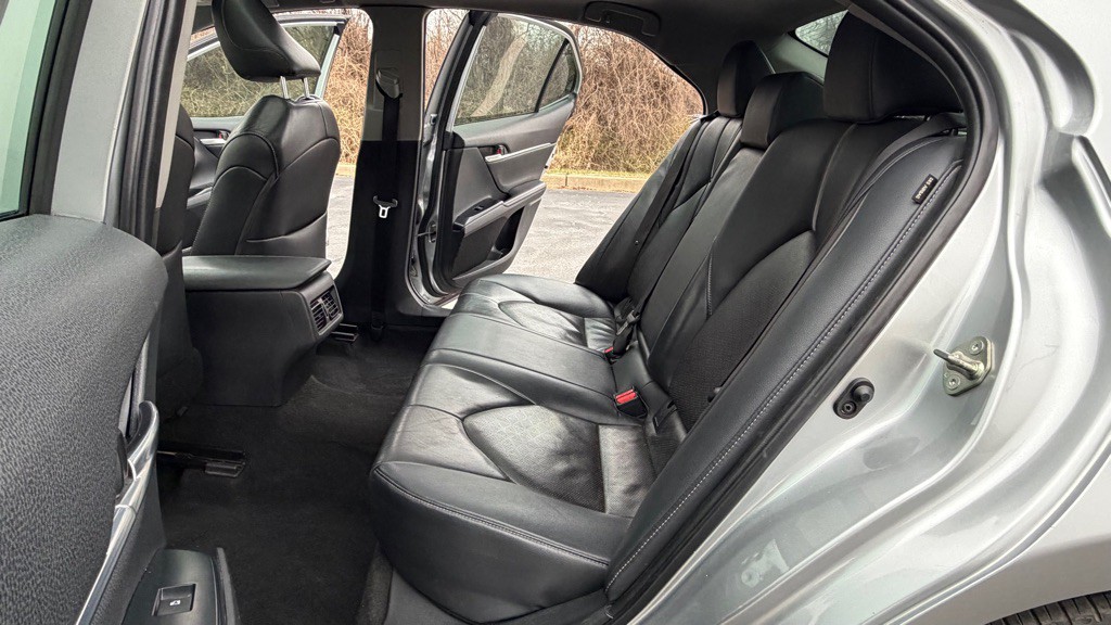 2019 Toyota Camry Image 23