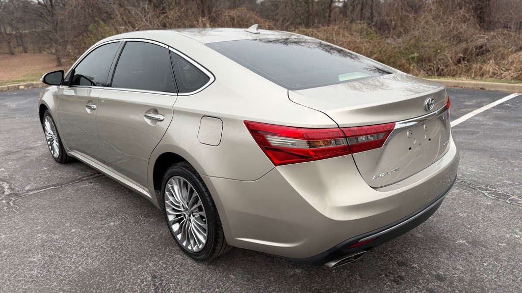 2017 Toyota Avalon Image 7