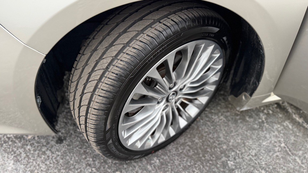 2017 Toyota Avalon Image 29