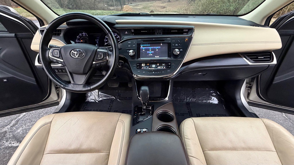 2017 Toyota Avalon Image 11