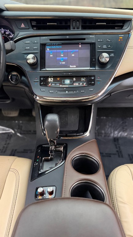 2017 Toyota Avalon Image 14