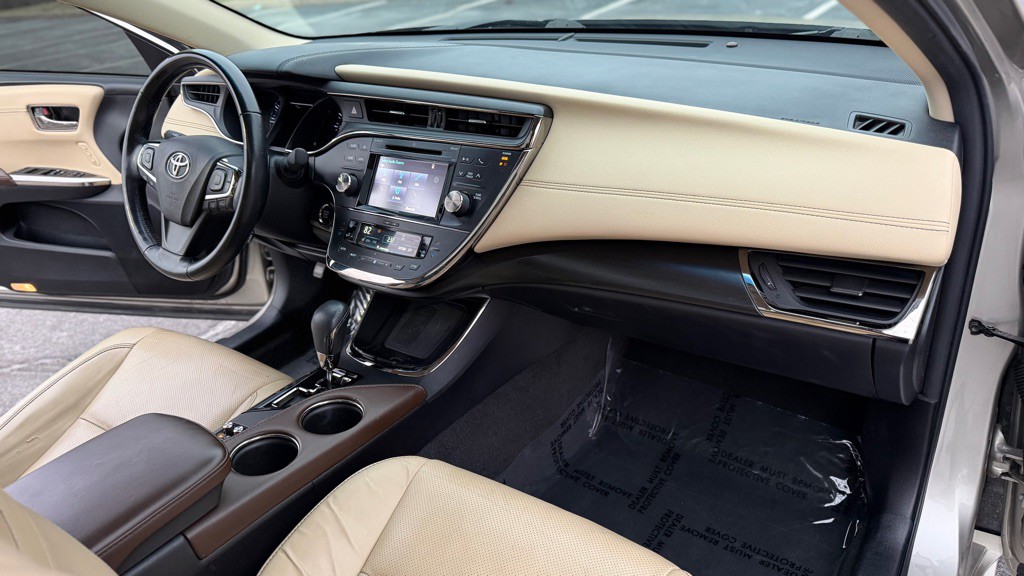 2017 Toyota Avalon Image 15