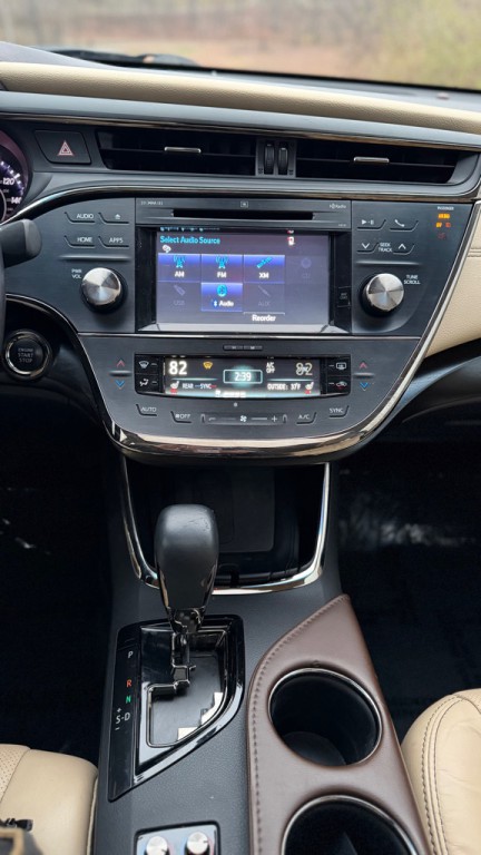 2017 Toyota Avalon Image 18