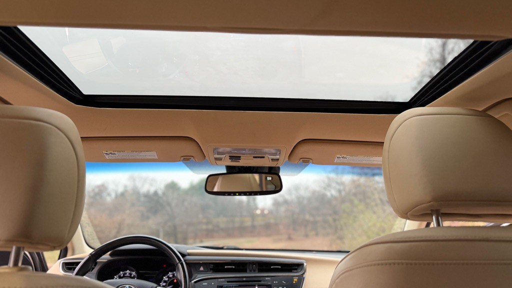 2017 Toyota Avalon Image 21