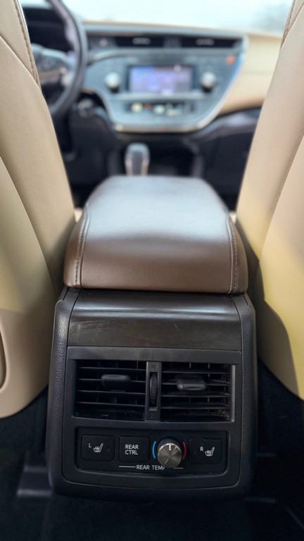 2017 Toyota Avalon Image 22