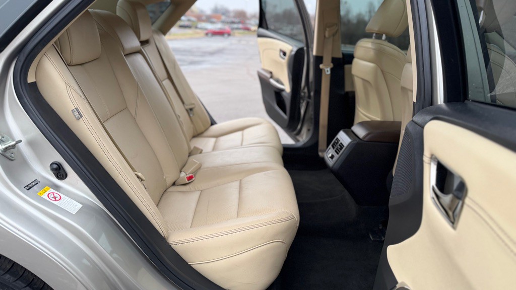 2017 Toyota Avalon Image 25