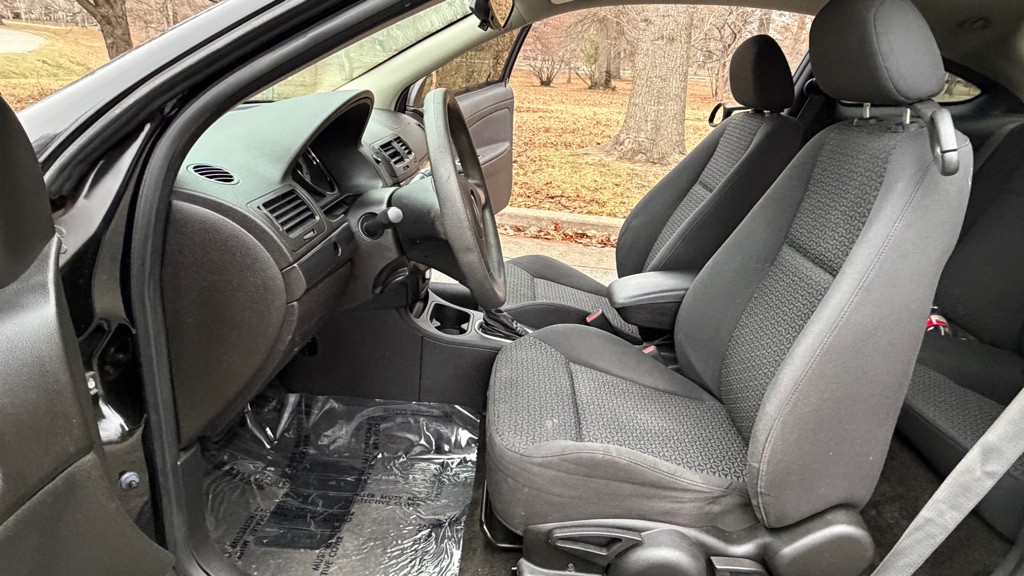 2009 Pontiac G5 Image 10