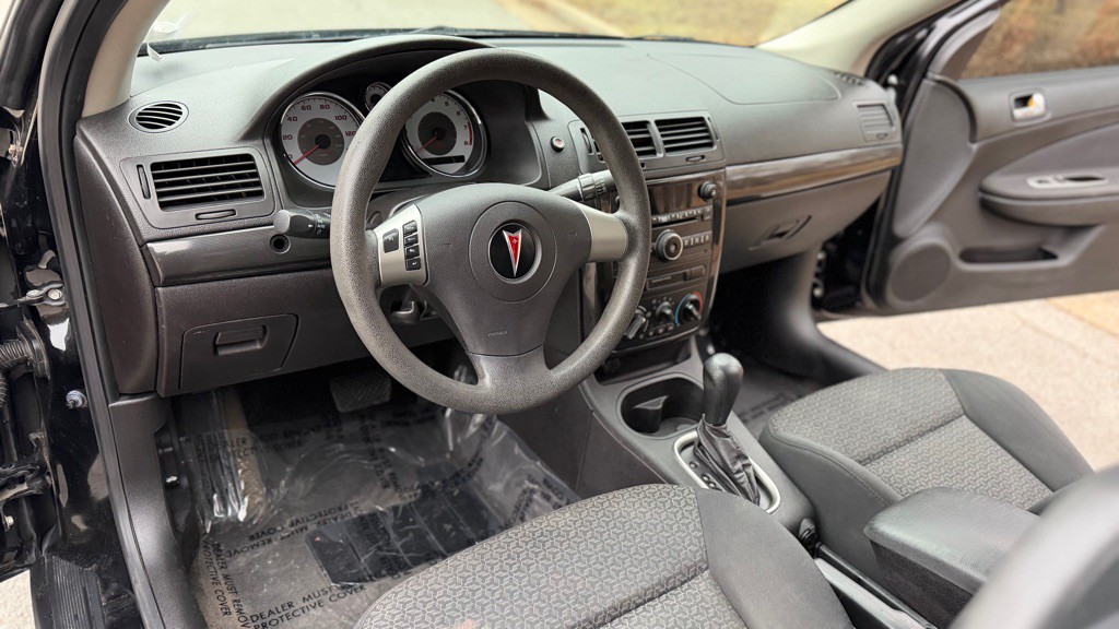 2009 Pontiac G5 Image 13