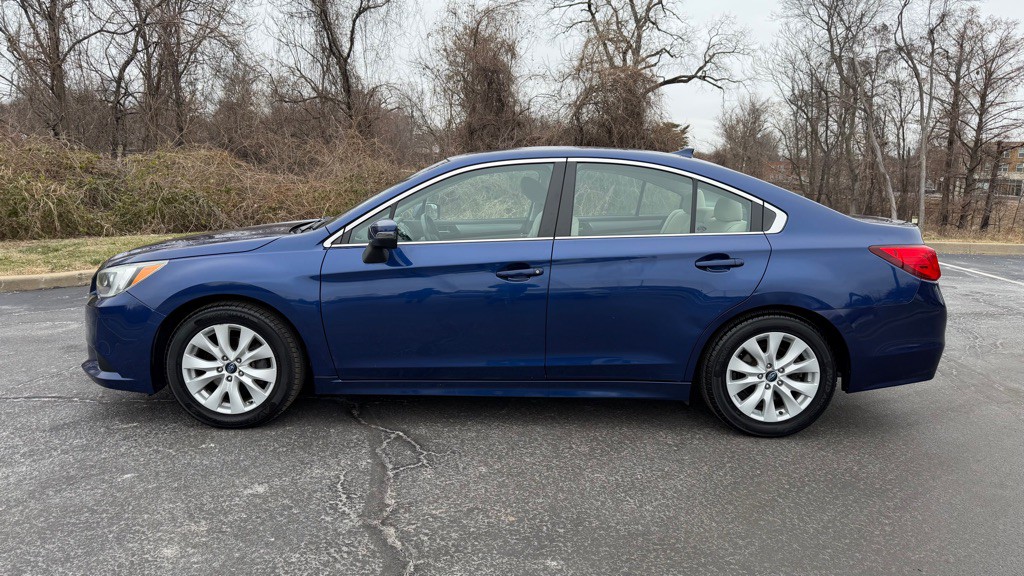 2016 Subaru Legacy Image 3