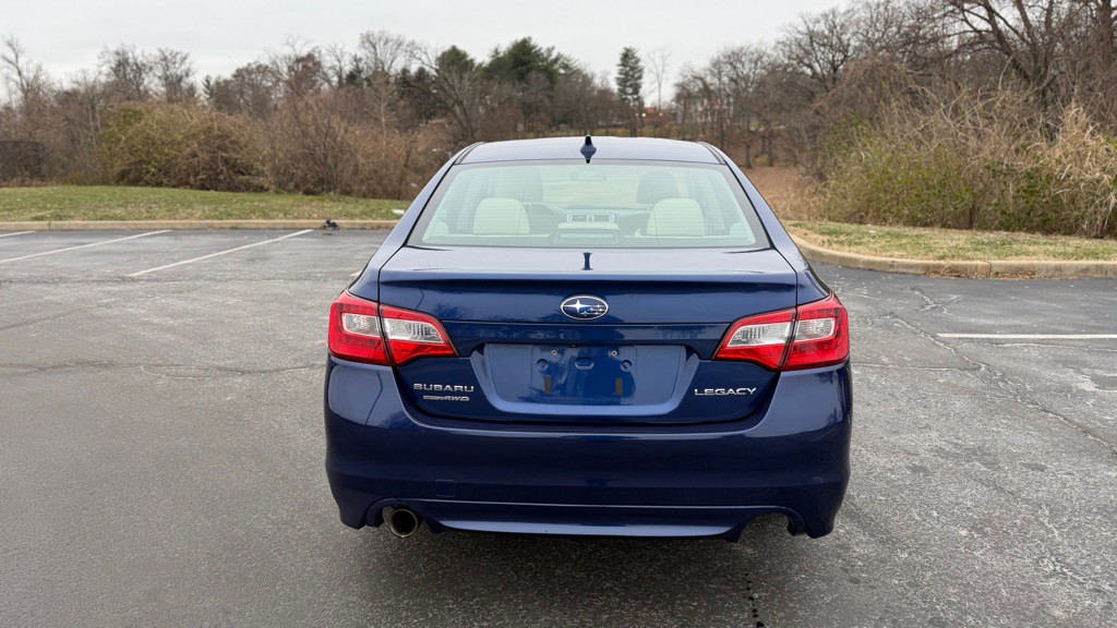 2016 Subaru Legacy Image 8