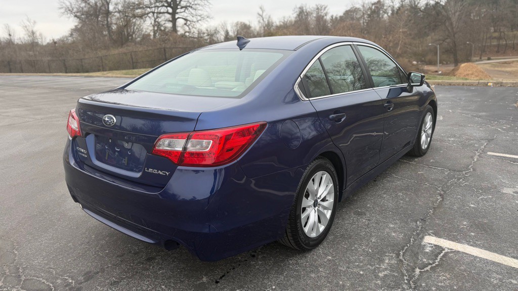 2016 Subaru Legacy Image 9