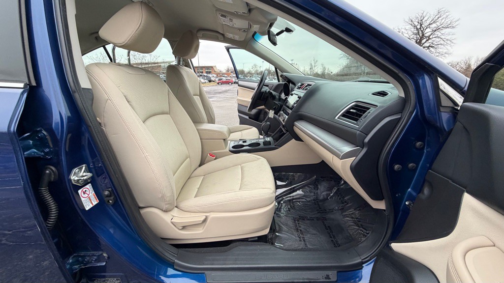2016 Subaru Legacy Image 12