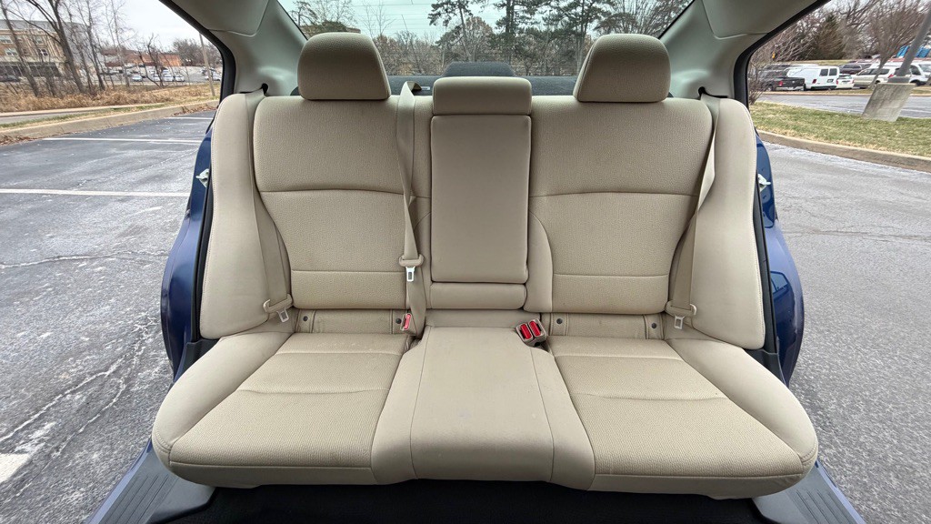 2016 Subaru Legacy Image 21