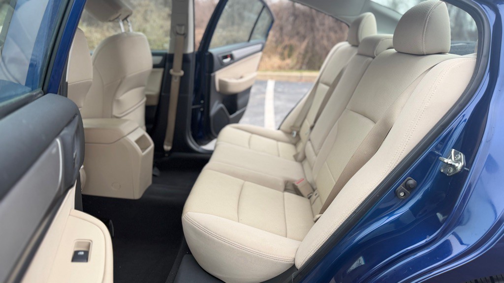 2016 Subaru Legacy Image 22