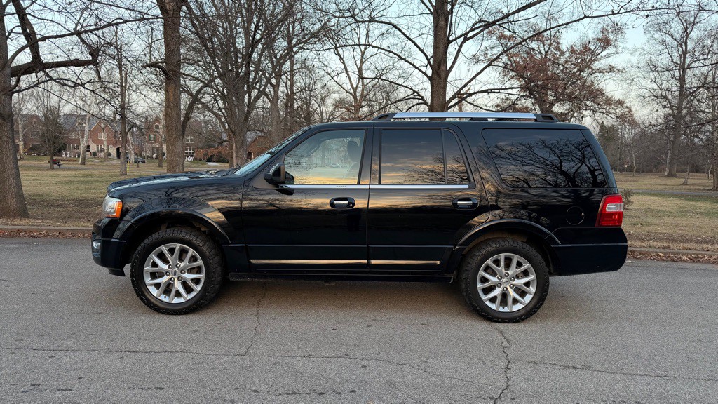 2017 Ford Expedition Image 3