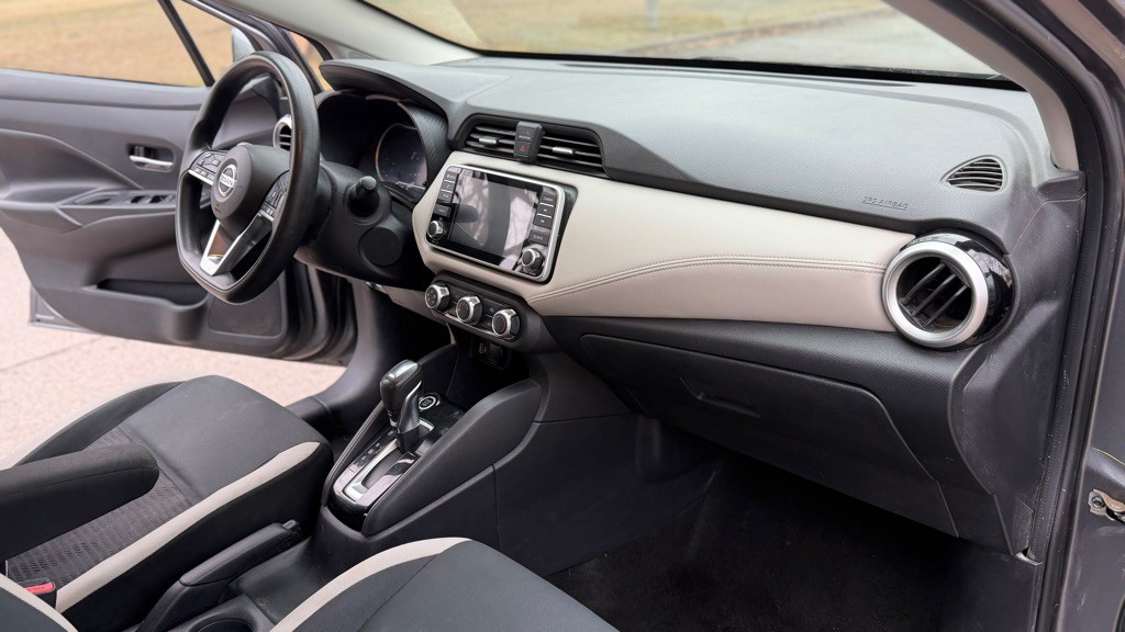 2020 Nissan Versa Image 12