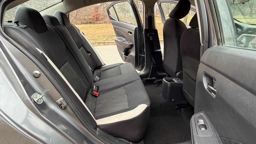 2020 Nissan Versa Image 18