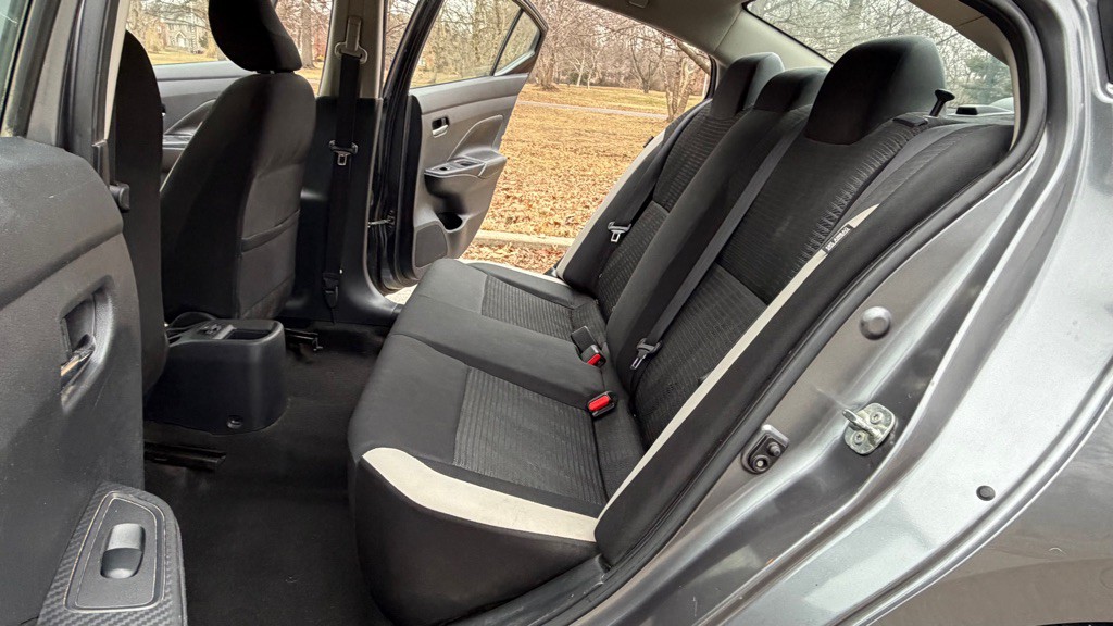 2020 Nissan Versa Image 20