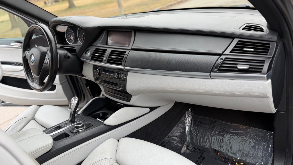 2012 BMW X5 Image 18