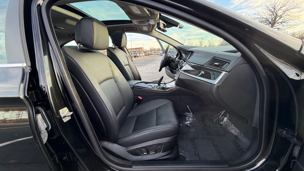 2011 BMW 5 Series Image 13