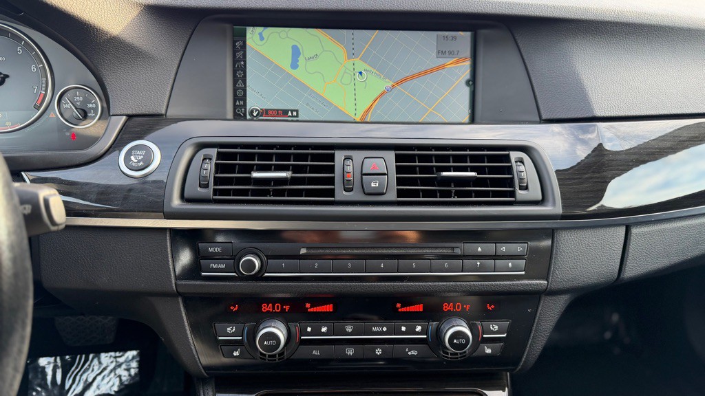 2011 BMW 5 Series Image 21