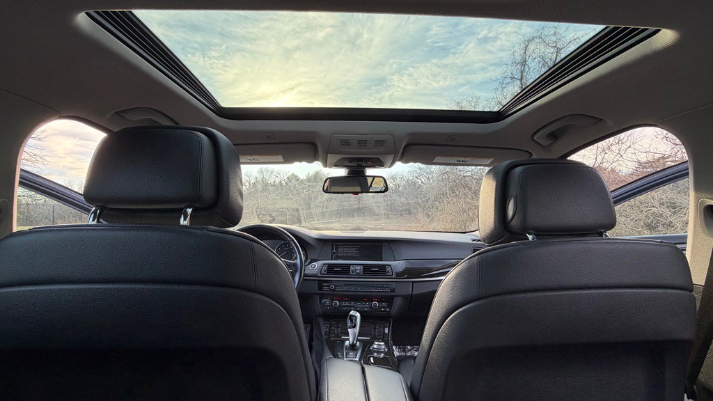 2011 BMW 5 Series Image 23