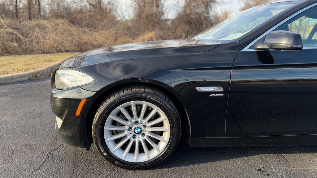2011 BMW 5 Series Image 28
