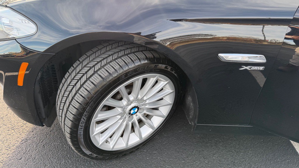 2011 BMW 5 Series Image 30
