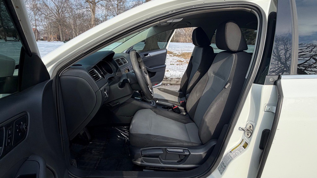 2017 Volkswagen Jetta Image 10