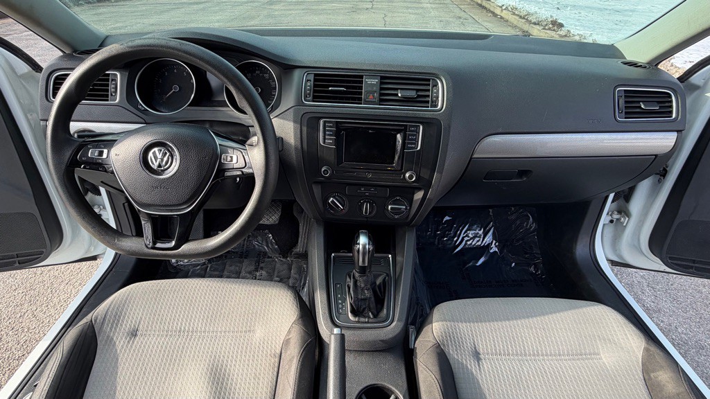 2017 Volkswagen Jetta Image 11