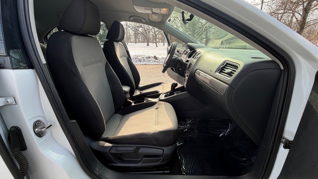 2017 Volkswagen Jetta Image 12