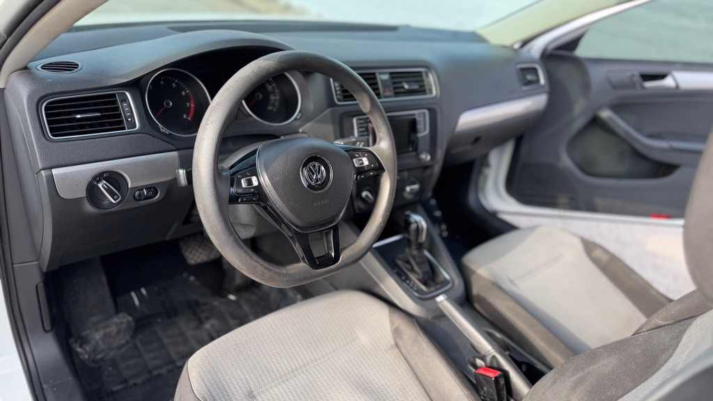 2017 Volkswagen Jetta Image 13