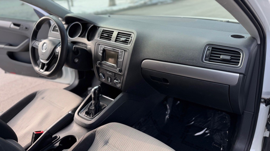 2017 Volkswagen Jetta Image 15