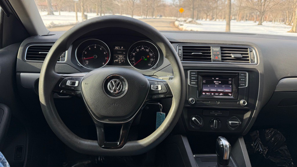 2017 Volkswagen Jetta Image 16