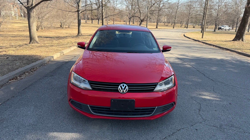 2013 Volkswagen Jetta Image 2