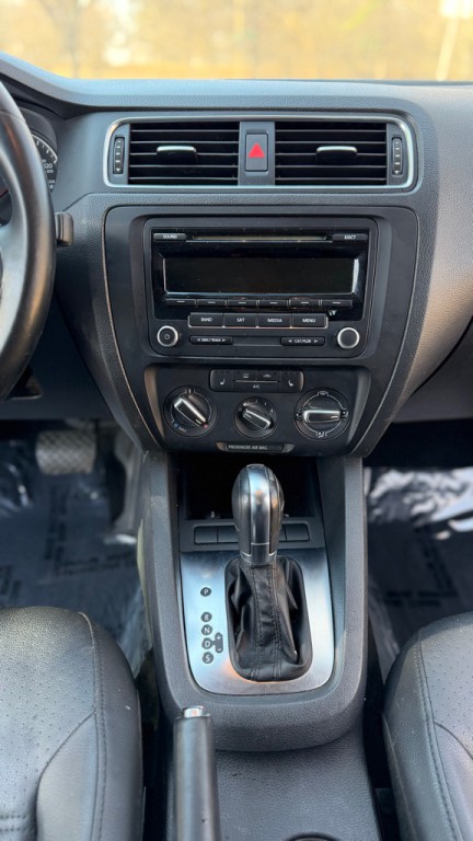 2013 Volkswagen Jetta Image 14
