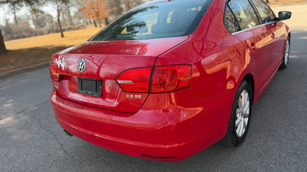 2013 Volkswagen Jetta Image 24