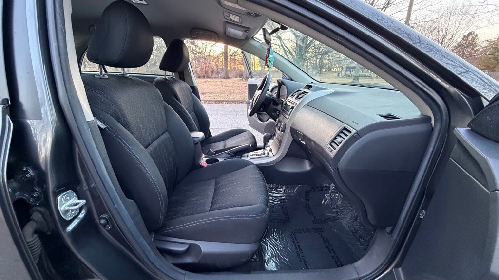 2012 Toyota Corolla Image 12