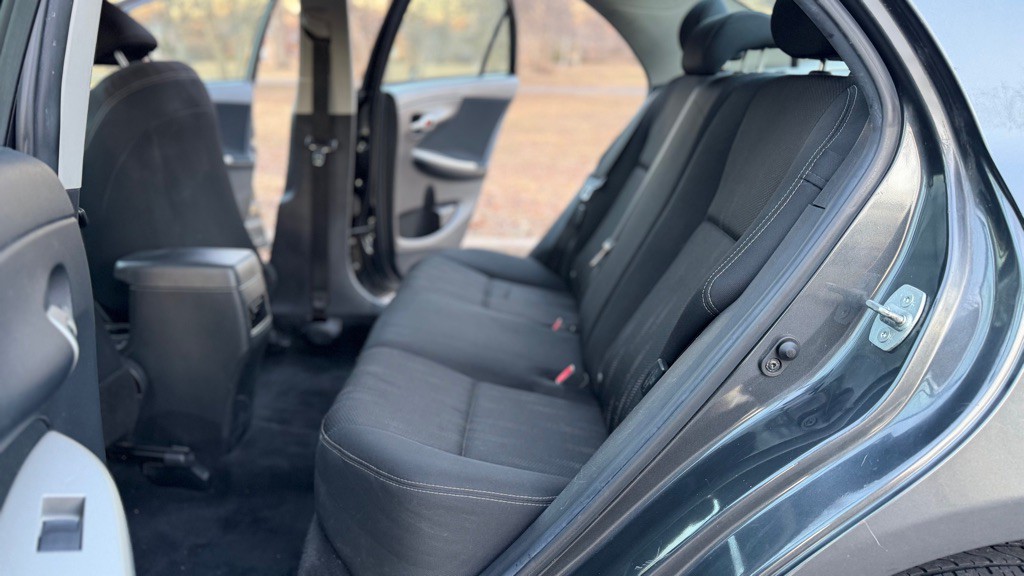 2012 Toyota Corolla Image 21