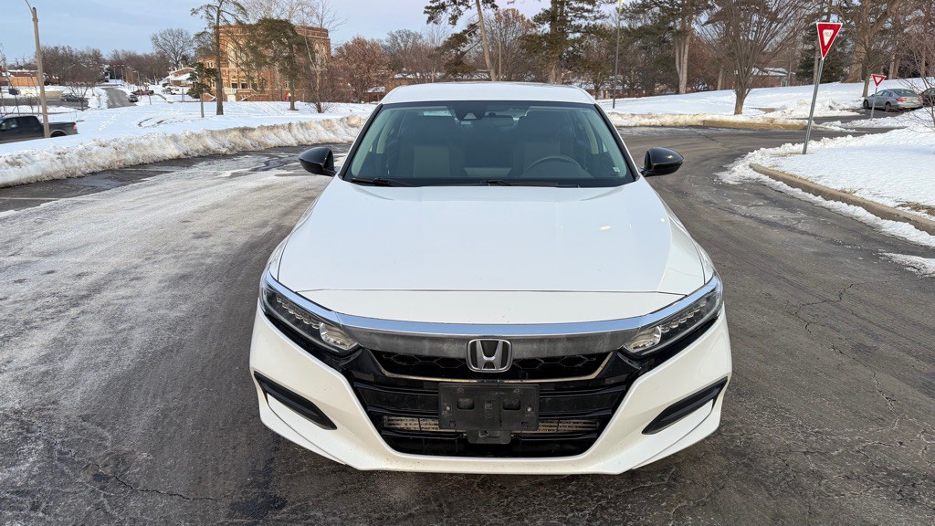 2019 Honda Accord Image 2