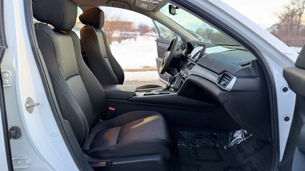 2019 Honda Accord Image 9