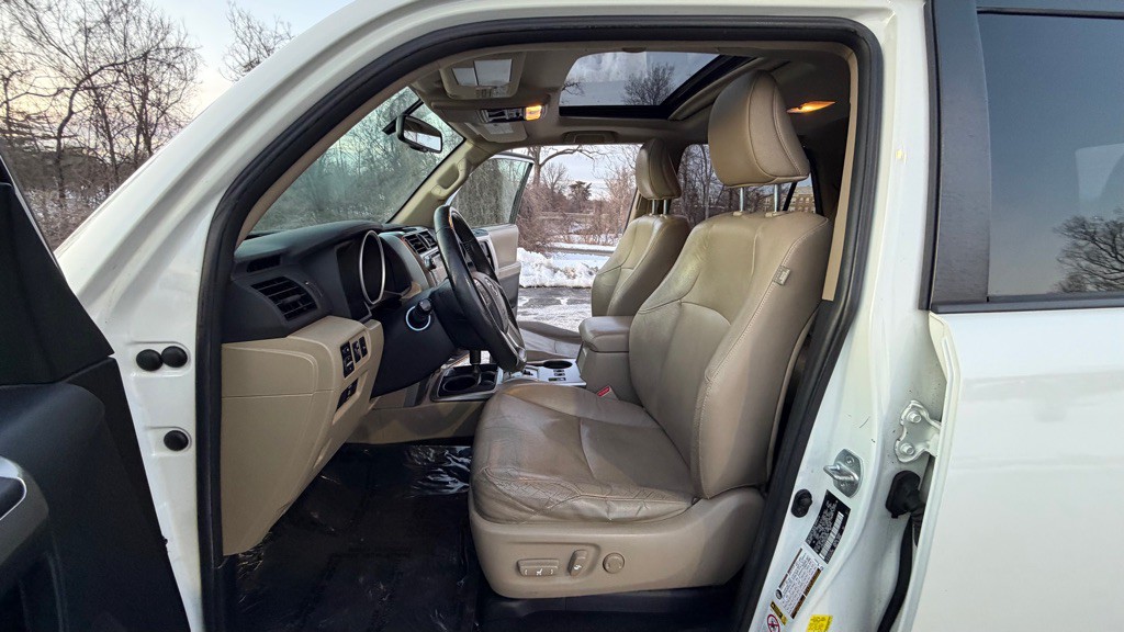 2012 Toyota 4Runner Image 10