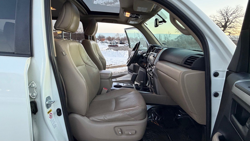 2012 Toyota 4Runner Image 12