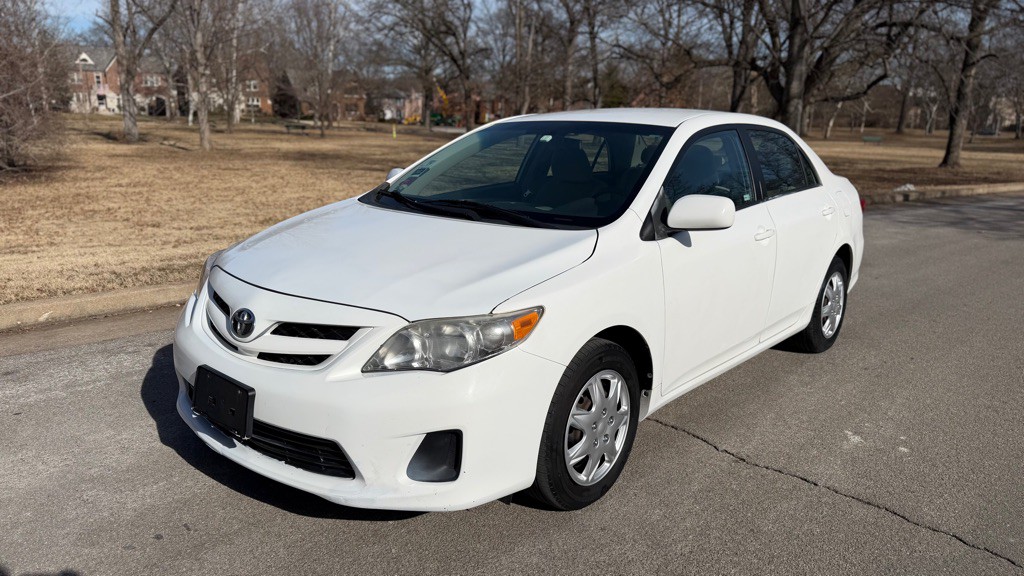 2011 Toyota Corolla Image 1