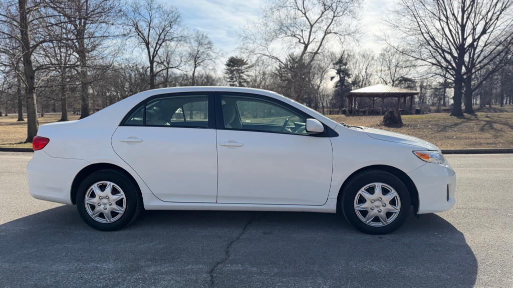 2011 Toyota Corolla Image 6