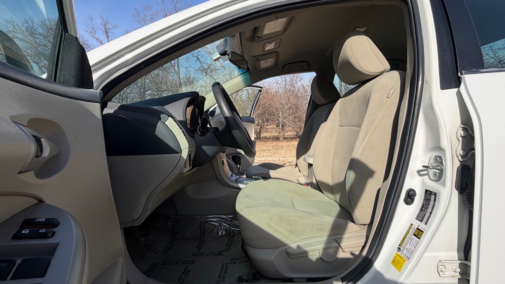 2011 Toyota Corolla Image 10