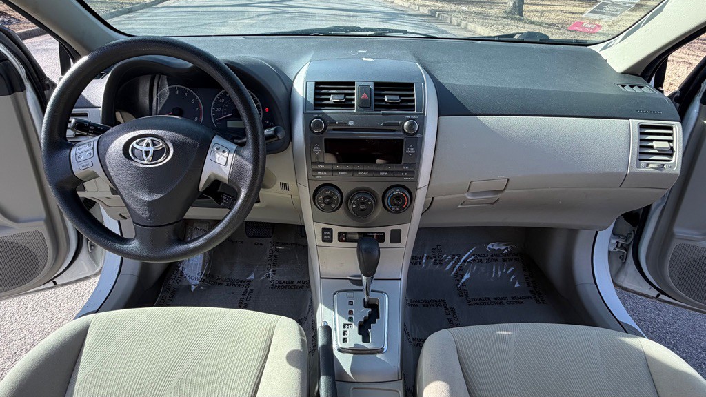 2011 Toyota Corolla Image 11